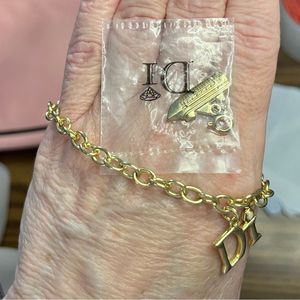 NWOT DI diamond International 7” bracelet & cruise ship charm